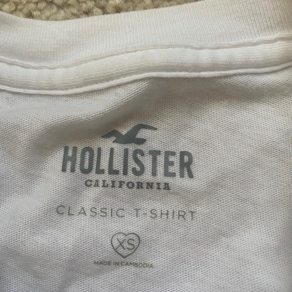 xs hollister tee - Picture 3 of 3